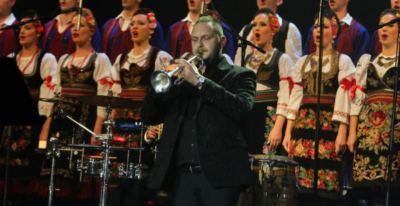 Majstor trube Dejan Petrović zapalio Centar Sava!