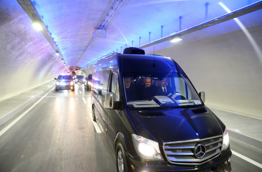 VIDEO: Evroazijski tunel, 106 metara ispod mora!