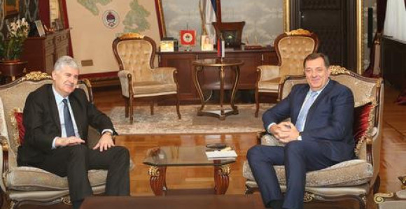 Kako Dodik i Čović mogu paralisati BiH