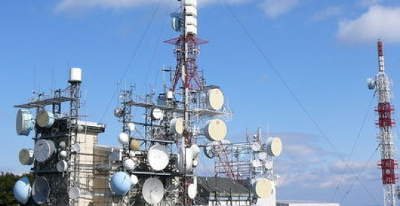 Javni servisi postali su političko pitanje