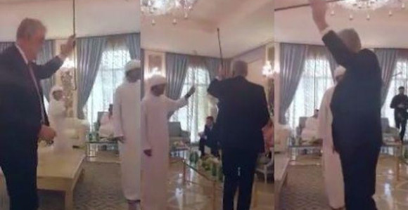 Nikolić pleše arapski ples u Abu Dabiju