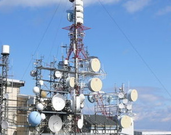 Javni servisi postali su političko pitanje