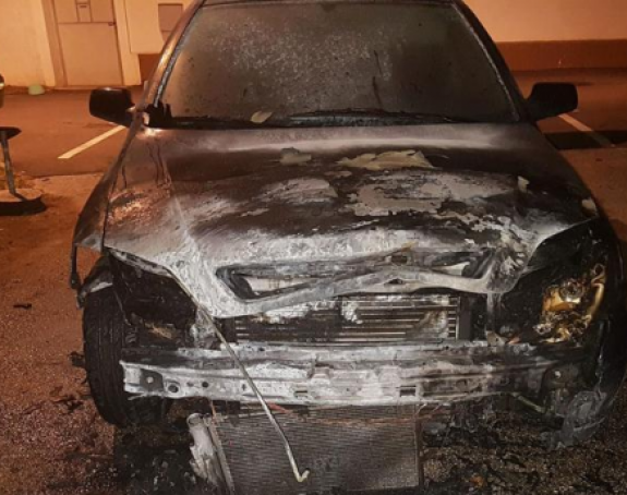 U Mostaru izgorio auto Opel Astra