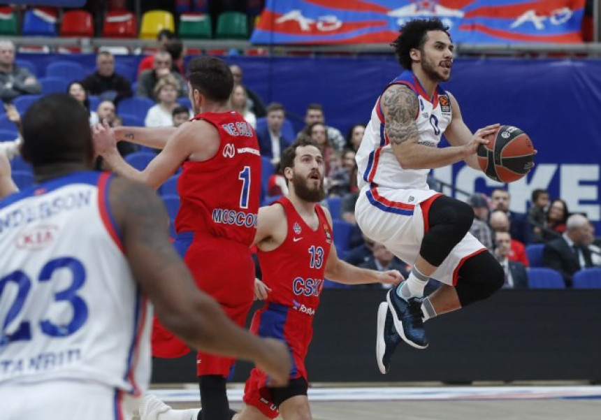 ЕЛ: "Армија" газила кроз Москву, преко Ефеса!