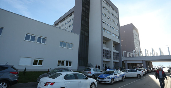Pacijent skočio sa 4. sprata Kliničkog centra