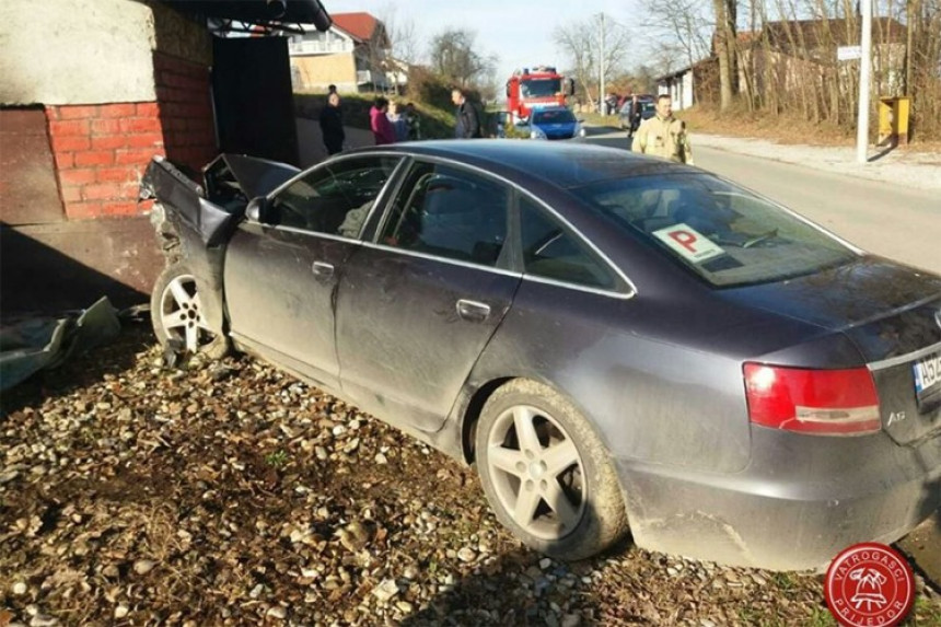 Prijedor: Dvoje povrijeđeno u sudaru