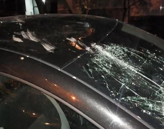 Sa pajserom išao ulicom, pa lupao šoferšajbne