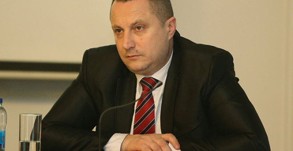 Još jedan dokaz zapošljavanja podobnih, a ne stručnih kadrova!