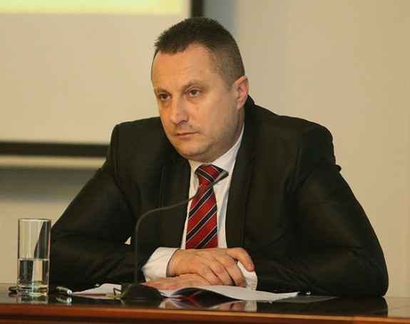 Još jedan dokaz zapošljavanja podobnih, a ne stručnih kadrova!