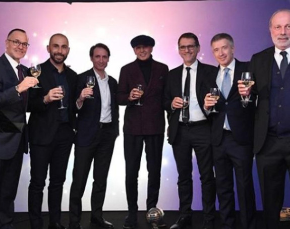 Mihajlović se pojavio na Božićnoj proslavi Bolonje i rasplakao sve