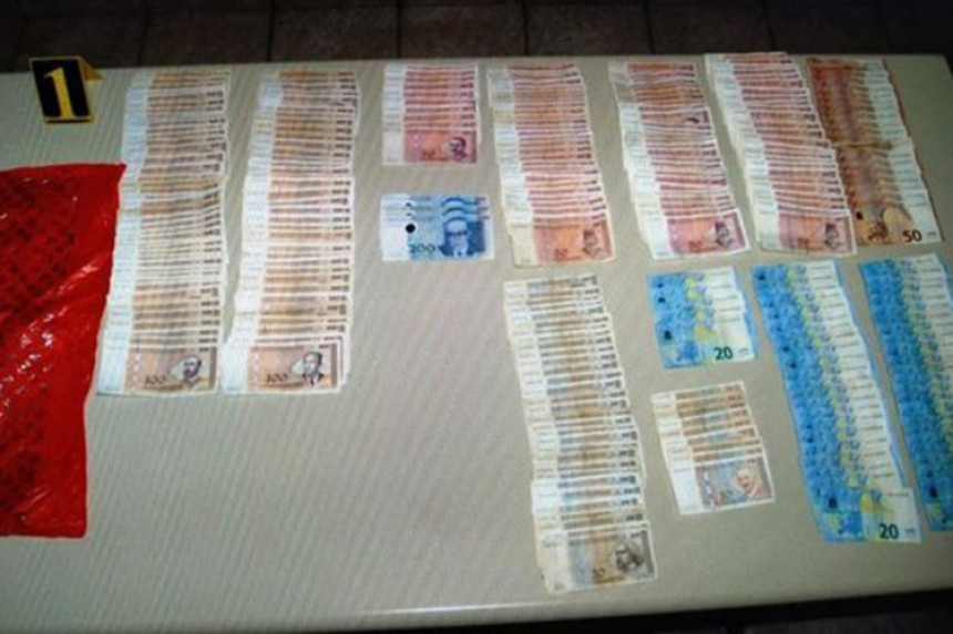 Uhapšeni zbog krađe 20.000 maraka iz kuće