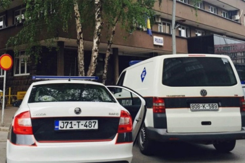 Velika policijska akcija: Uhapšeno dvadeset osoba