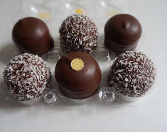 Ukraden kamion sa 160.000 čokoladnih kolača u Austriji!