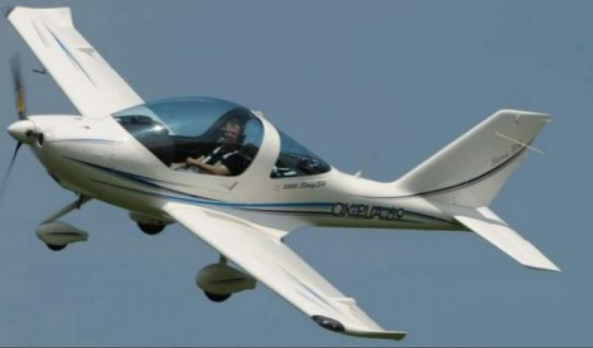 Srušio se avion u Alpima, poginuo pilot