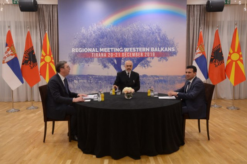 Vučić: Bićemo na raspolaganju jedni drugima