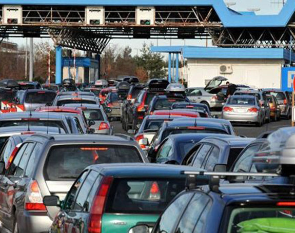 Gužva na granici Gradiška i Brod pri ulasku u BiH