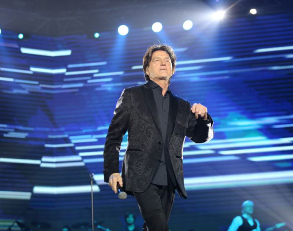 Poznata pevačica glumila u Čolinim spotovima!