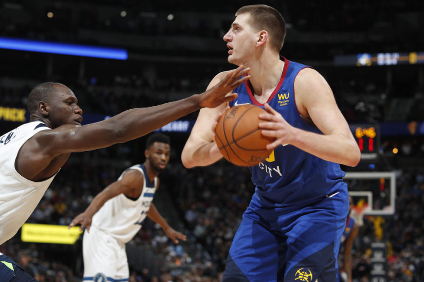 Denver na krilima Jokića razbio Lejkerse (VIDEO)