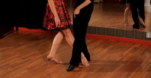 Šta se desi kada partnerka u plesu ima mnogo više kila nego muškarac! (video)