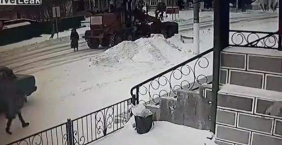 Драматичан снимак са улице из Русије (ВИДЕО)