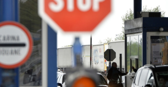 Optužnica protiv četiri carinika za primanje mita