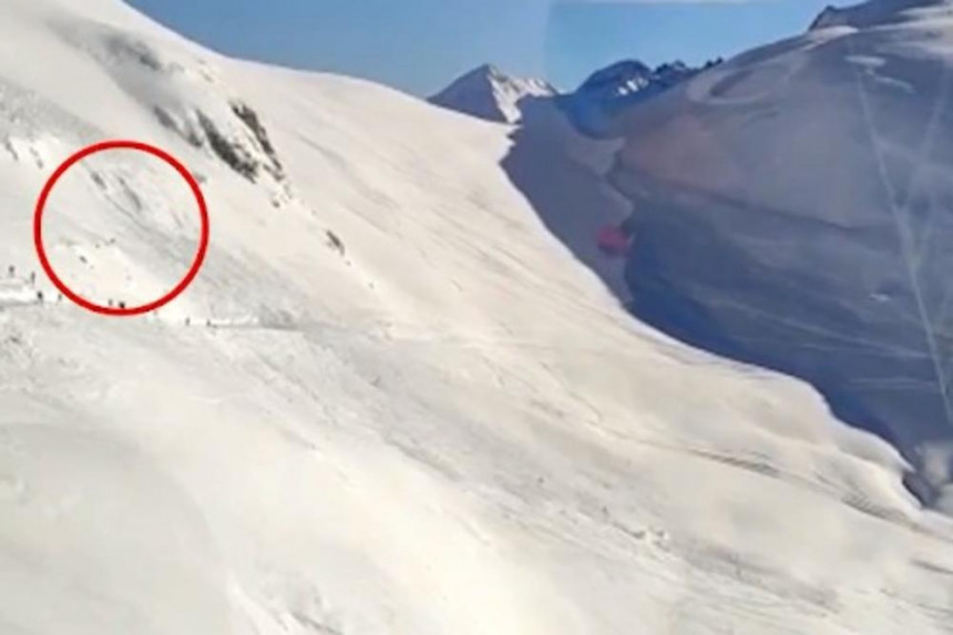 Полиција трага за скијашем који је покренуо лавину