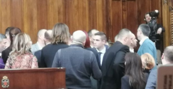 Obradović ušao i izazvao haos u Skupštini Srbije