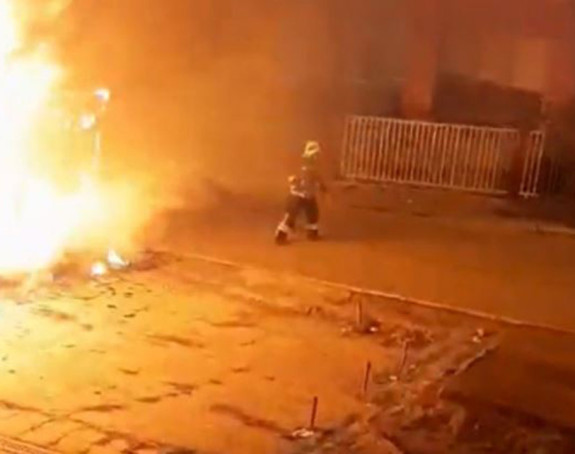 U požaru potpuno uništen napušteni objekat u Tuzli