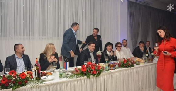"SVI MOJI DRUGOVI, MOJI SU DUŠMANI": Hari pjevao Dodiku