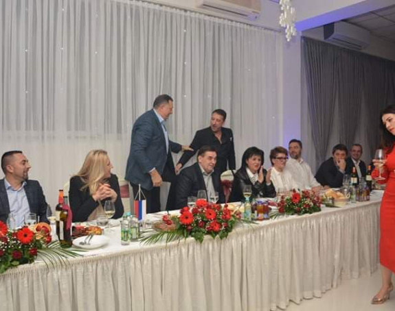 "SVI MOJI DRUGOVI, MOJI SU DUŠMANI": Hari pjevao Dodiku