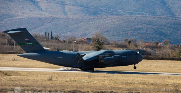 Ovim avionom su došli bh. vojnici iz Afganistana