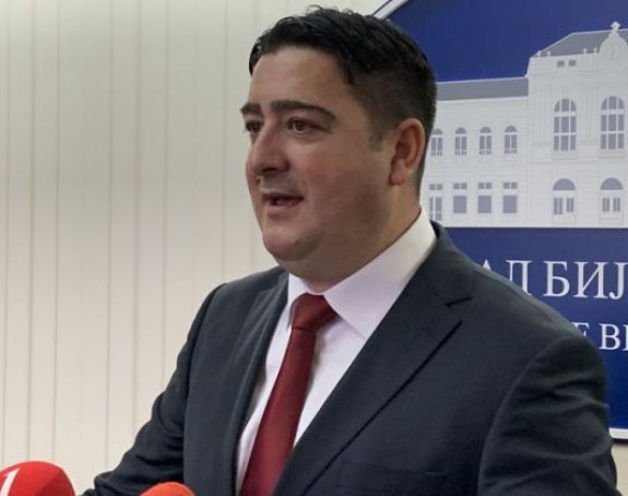 Neobaviješten ili se pravi da je tako?!