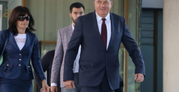 “PROINTERU” 102 TENDERA: Svakog dana 93.000 KM za Dodikovu virtuelnu Srpsku