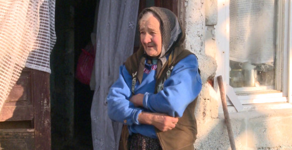 Baka Mileva zimu dočekuje u trošnoj kući