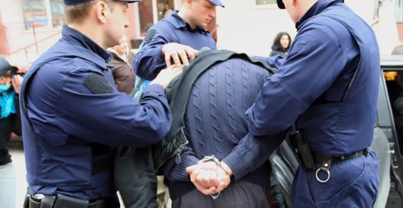 Hapšenje zbog uznemiravanja djevojčica