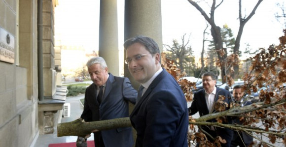 U Predsjedništvo Srbije jutros unesen badnjak