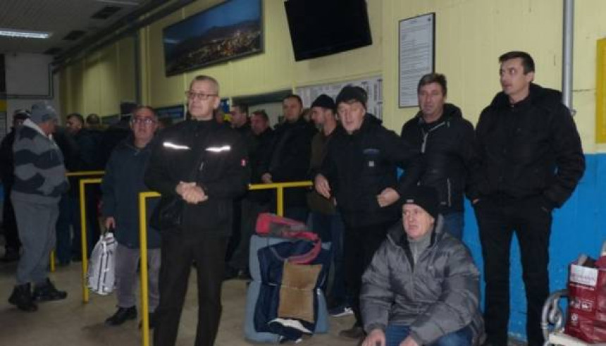 Grupa radnika "Zenicatransa" štrajkuju glađu