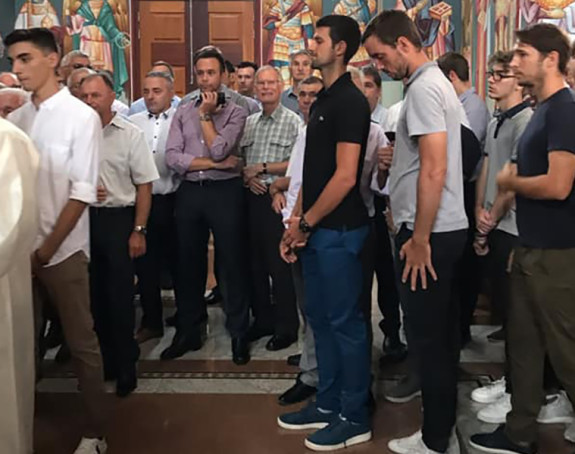 Srpski teniseri na liturgiji u Brizbejnu