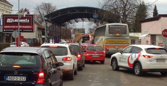 Na graničnom prelazu Gradiška stvorile se gužve