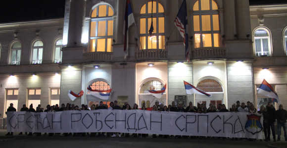 SDS: Bakljada u Bijeljini u čast Republike Srpske