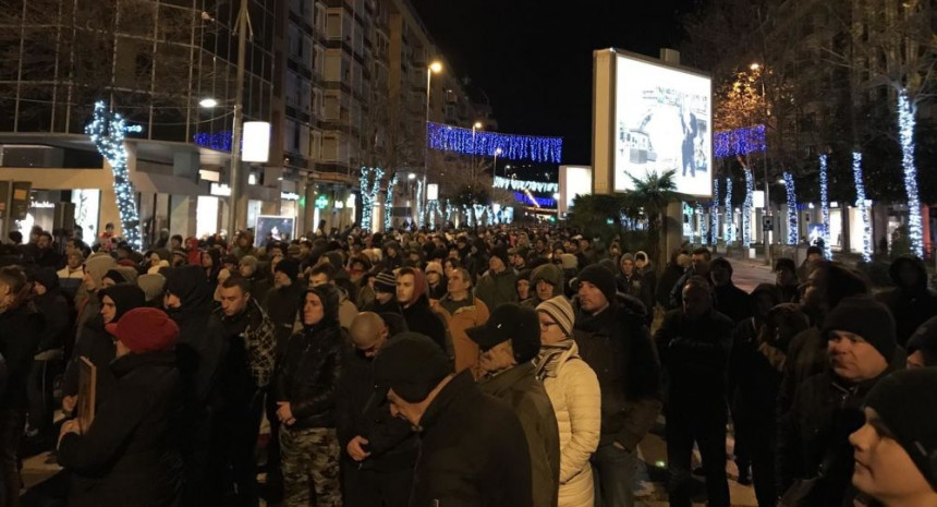 Podgorica: Litija protiv "spornog zakona"