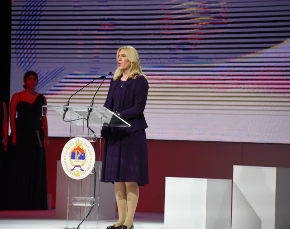 "Srpska sigurnim korakom ide naprijed!"