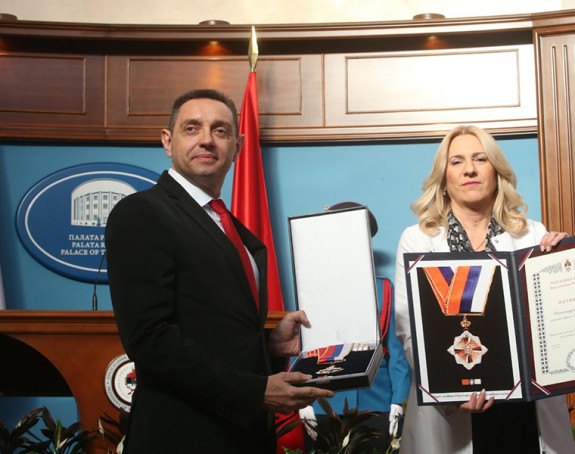 Вулину Орден заставе РС са златним вијенцем