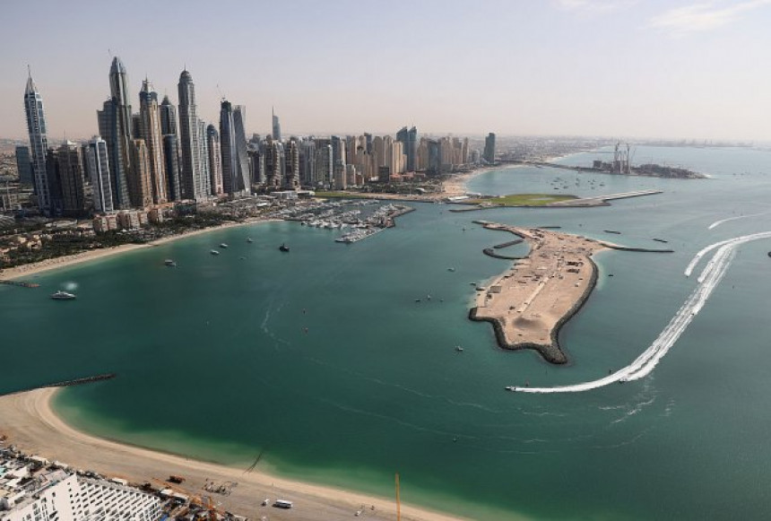 Дубаи потопљен, отказани летови