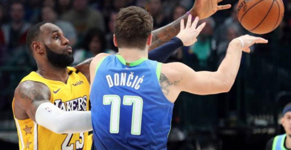 Дончић цепао дрес ОД МУКЕ против Лејкерса! ВИДЕО