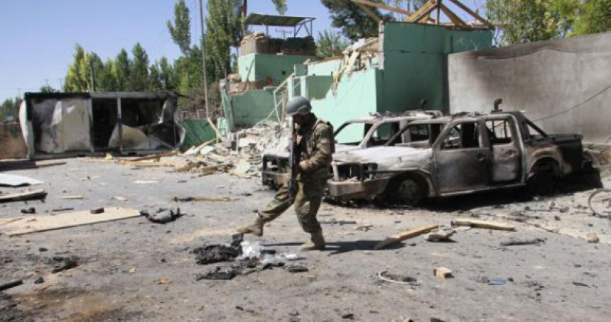 Poginulo šestoro djece kada se srušio krov kuće