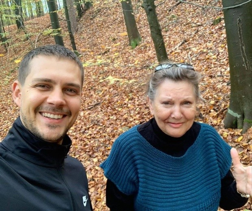 Miloš o svojoj majci: Ozbiljno me troluje