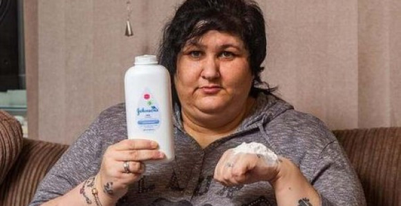 Britanka koja voli da jede bebi puder! (video)
