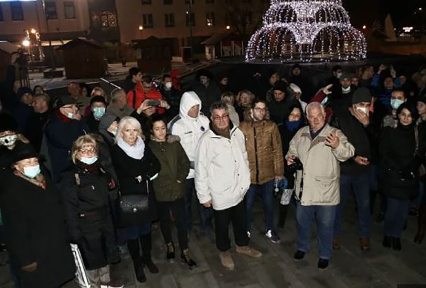 Tuzlaci s maskama: Pokažimo da ovako više ne može