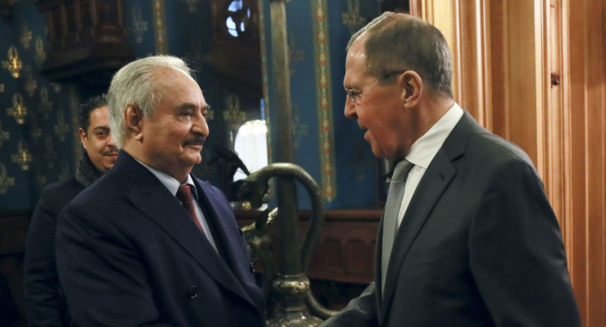 Haftar napustio Moskvu, počelo bombardovanje